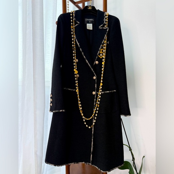 CHANEL Jackets & Blazers - ❗️SOLD❗️LOT 1688❗️FINAL PRICE❗️BRAND NEW ICONIC CHANEL 2005 coat